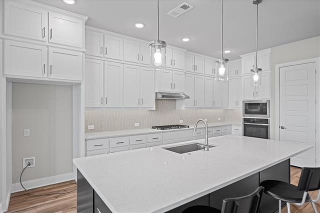 Building Photo - 1328 Huckleberry St