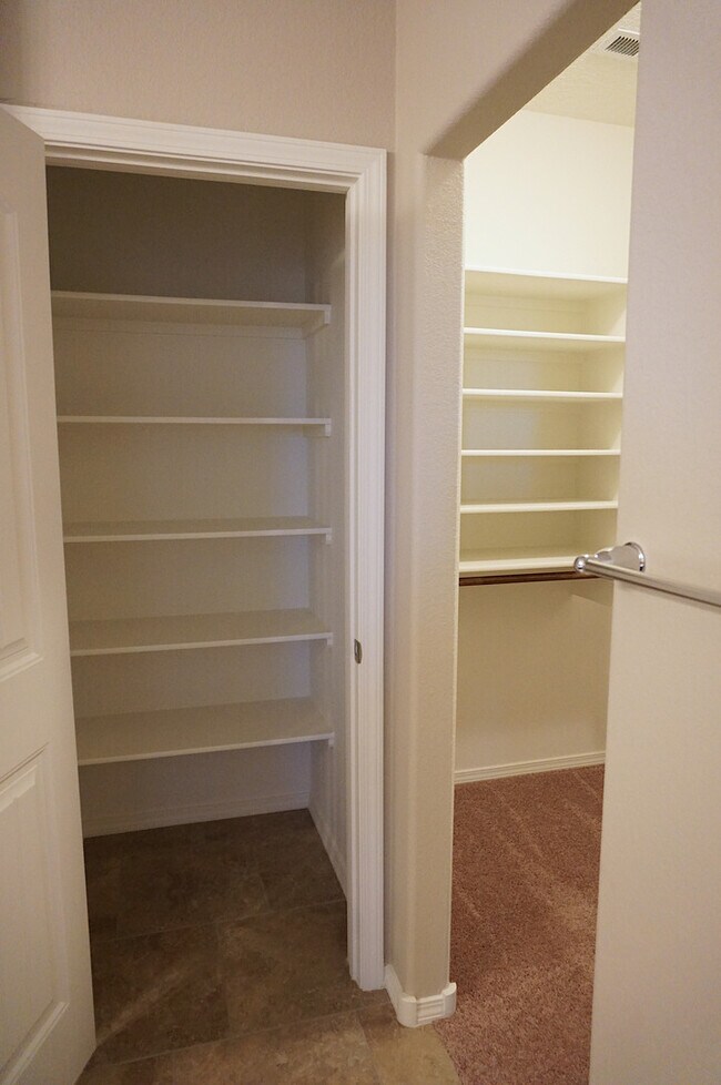 Building Photo - Wonderful 3 bedroom in Rio Rancho. Don't m...