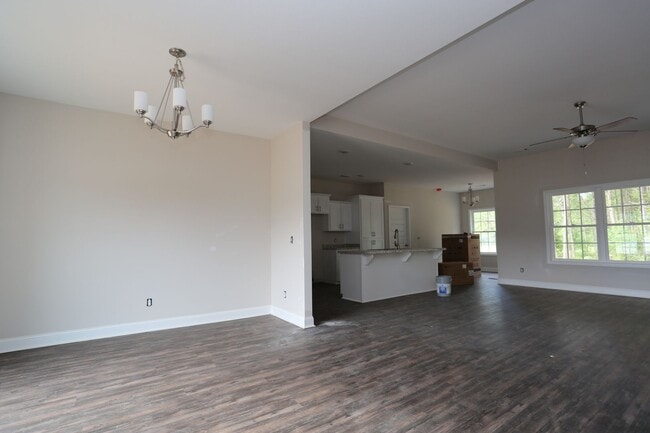 Building Photo - 3 Bedroom Brick House in SEB School District Available NOW