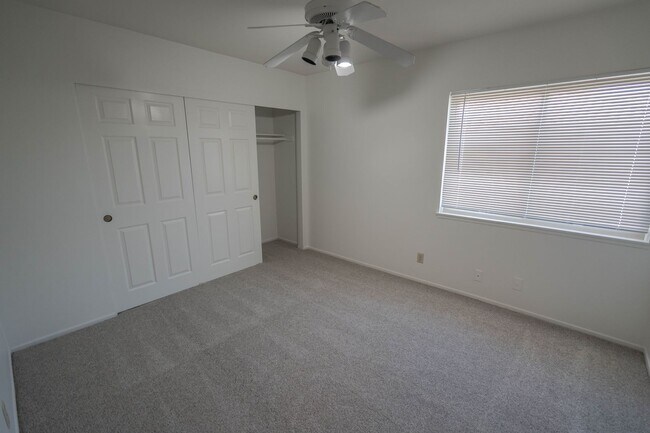 Building Photo - 24921 Chicory Ct