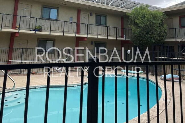 Building Photo - 770 N Dodge Blvd