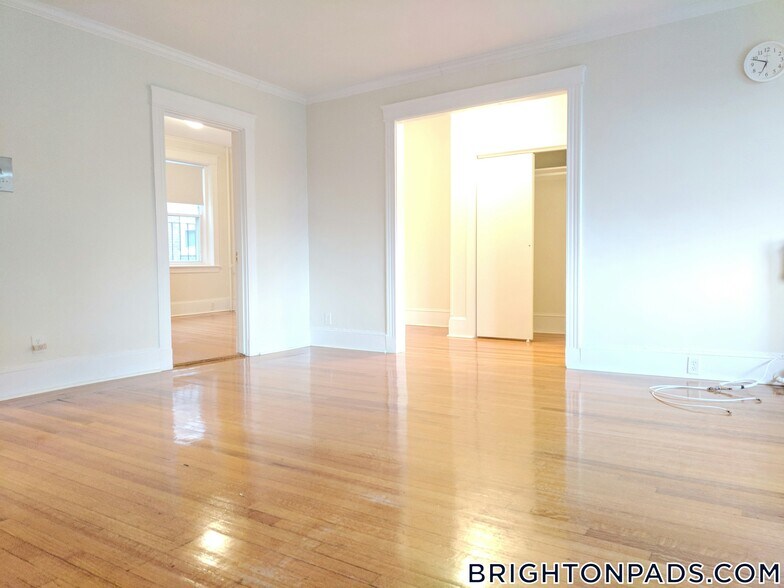 Building Photo - 88 Washington St