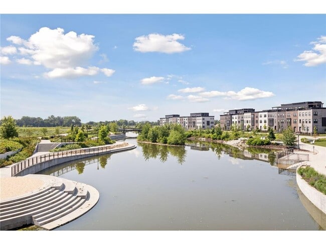 Building Photo - 870 Mount Curve Blvd