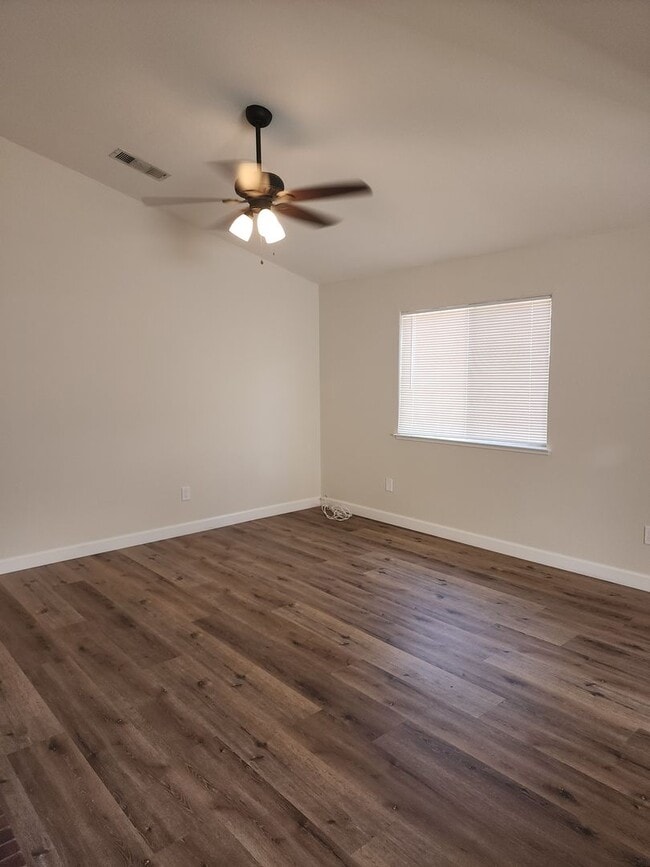 Building Photo - Salida 3 bedroom 2 bathroom