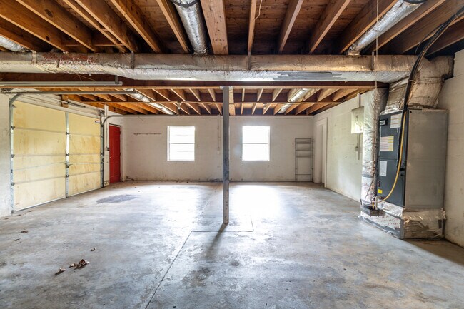 Building Photo - 630 Colonial Dr