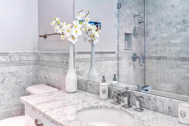 Building Photo - 100 South Pointe Dr