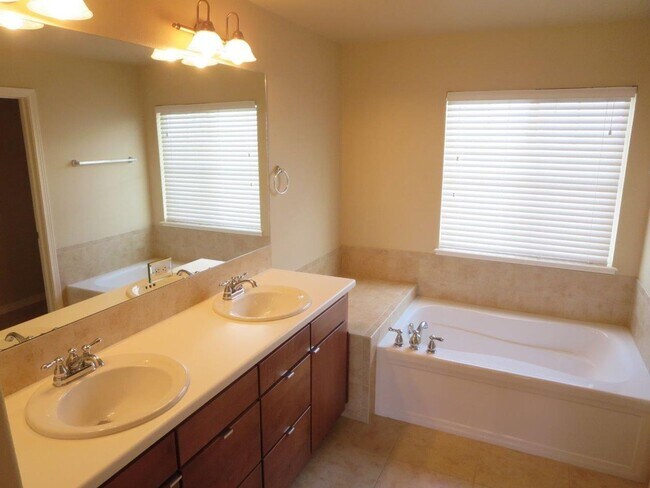 Building Photo - 5079 Farris Creek Ct