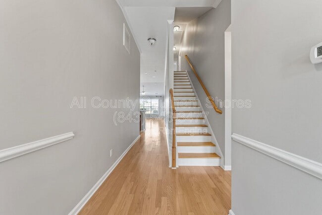 Building Photo - 264 Viareggio Road