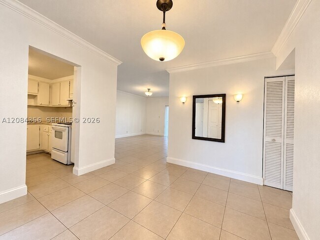 Building Photo - 13707 SW Kendale Lakes Cir