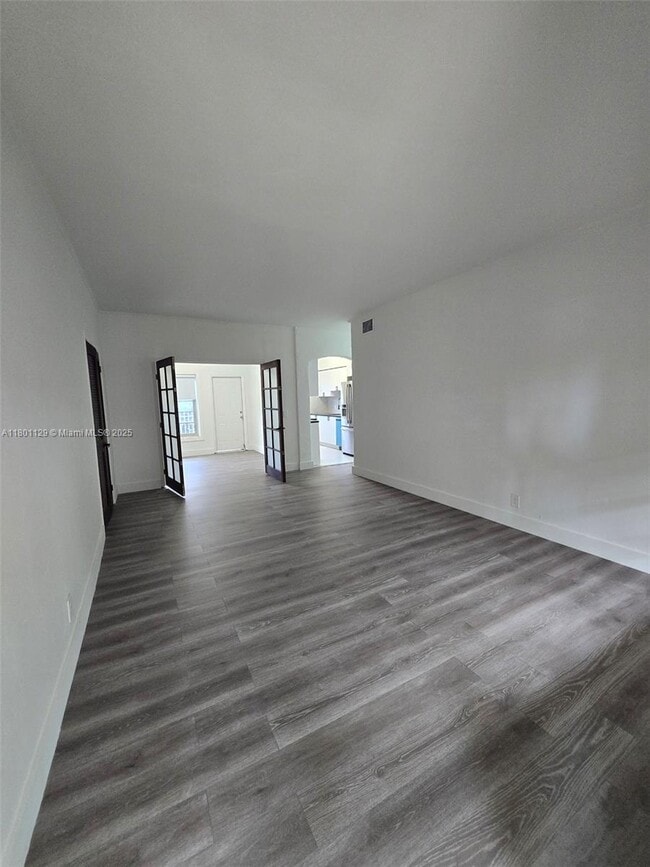 Building Photo - 2131 Calais Dr