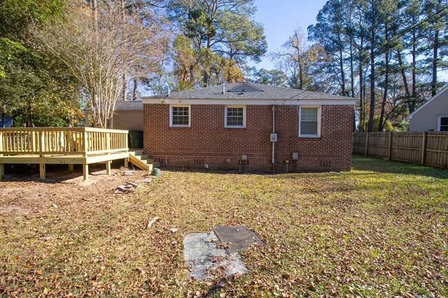 Building Photo - Charming 2-Bed, 1-Bath Home in Forest Acres!