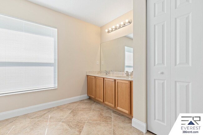 Building Photo - 9 Sea Beacon Pl