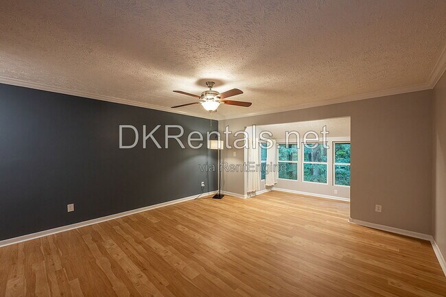 Building Photo - 5143 Roswell Rd NE