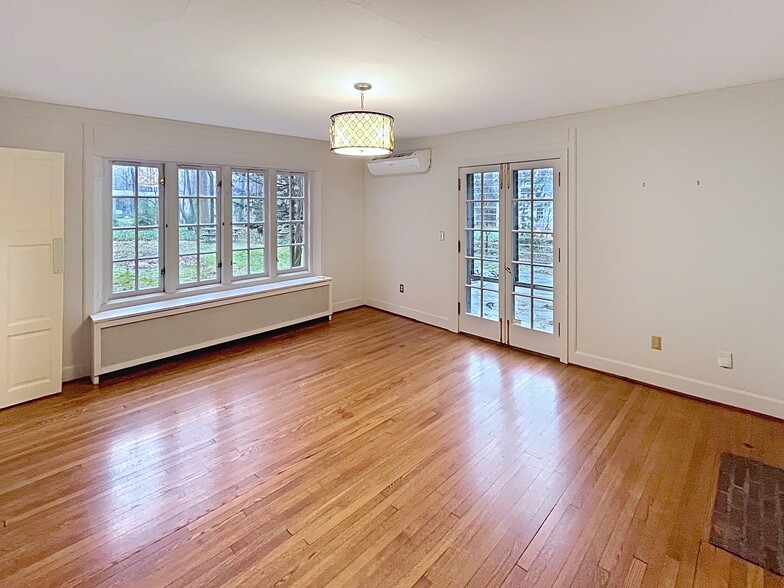 Building Photo - 2265 Stillman Rd