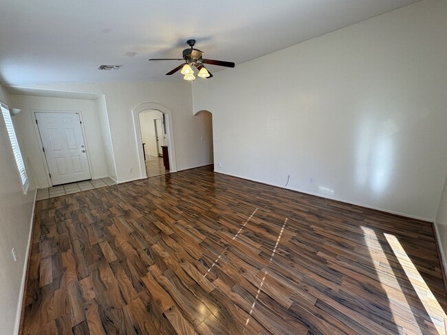 Building Photo - Vail School District 3 bedroom two bath