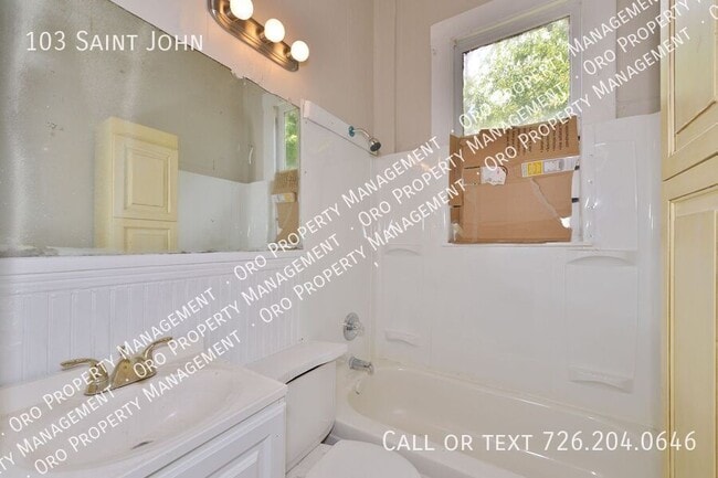 Building Photo - Nice Historic Home Near  Downtown