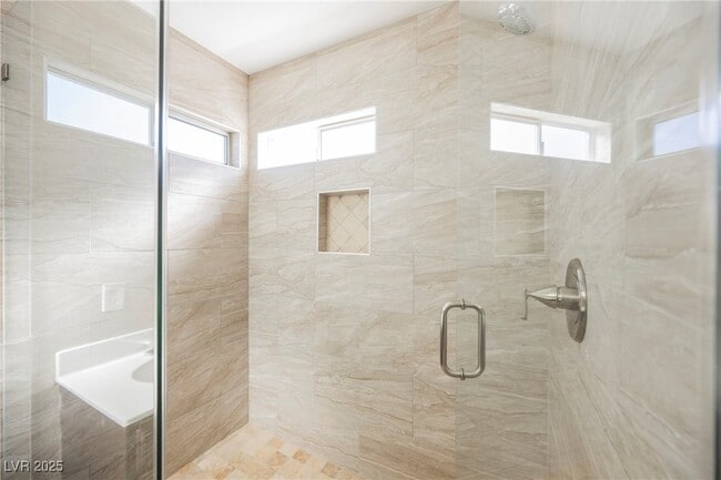 Building Photo - 138 Cam Capri