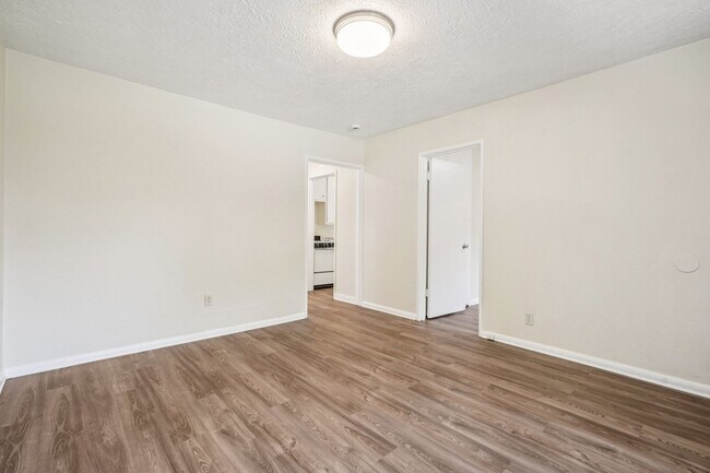 Building Photo - Discover Your New Home in the Kenton Neigh...