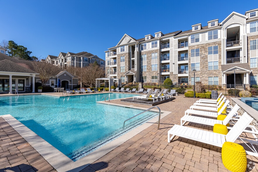 Pool - Belmont Place