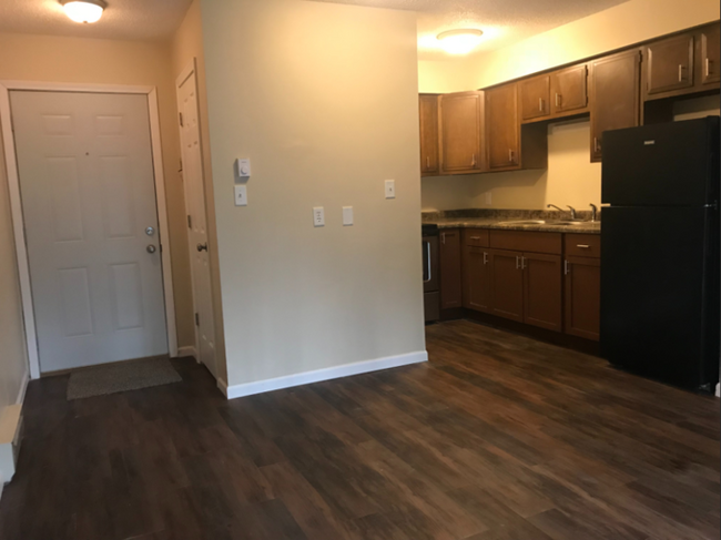 Primary Photo - 1 Bed 1 Bath unit with Patio