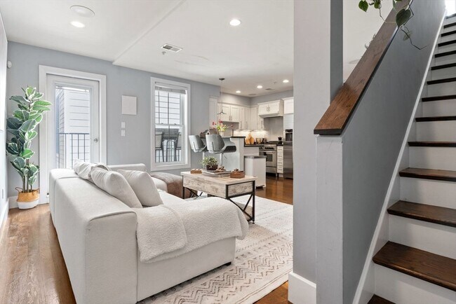 Building Photo - 12 Mohawk St