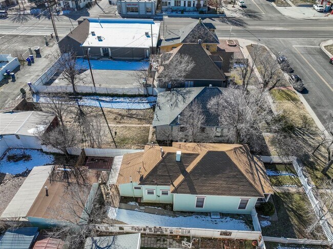 Building Photo - 313 N Mt Vernon Ave