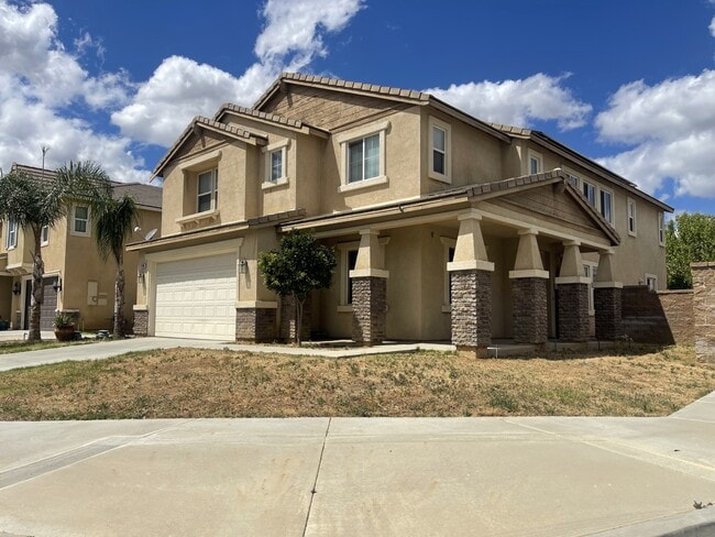 Building Photo - 37280 Parkway Dr