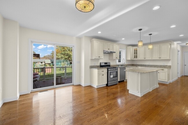 Building Photo - 11 Checkerberry Ln