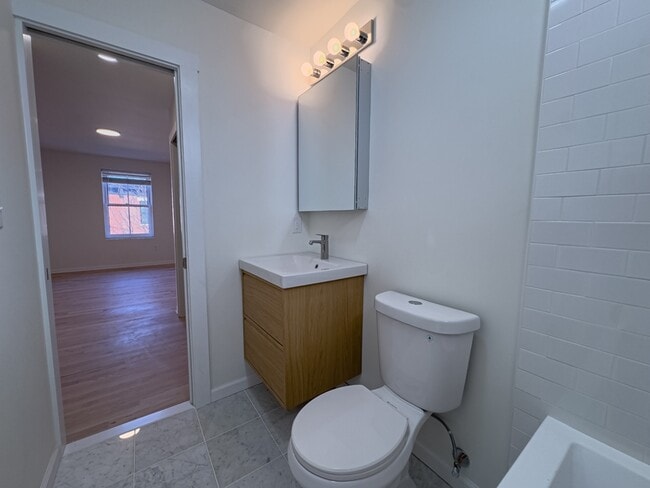 Building Photo - 2036 Wallace St