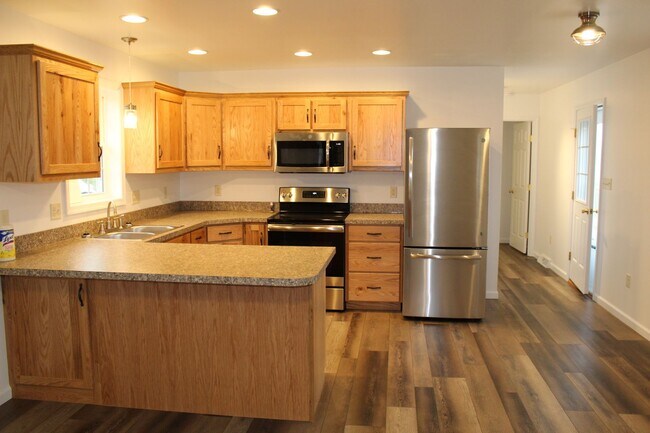 Building Photo - 11560 Punch Bowl Rd