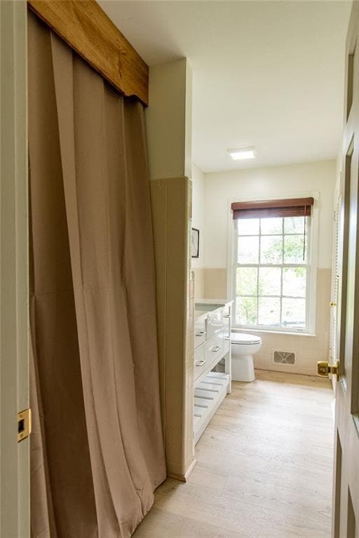 Building Photo - 728 S McCollum Dr