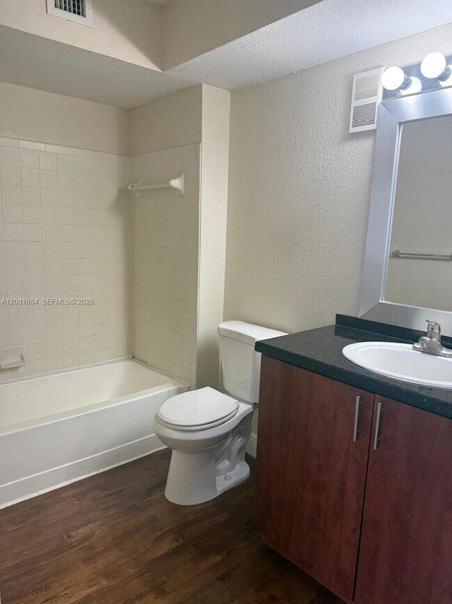 Building Photo - 12980 Vista Isles Dr
