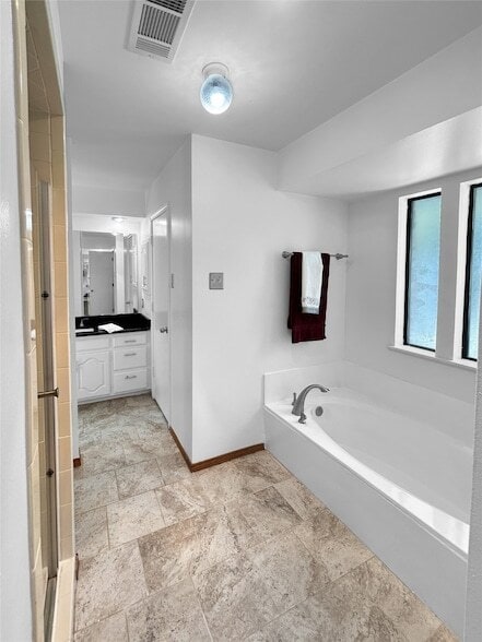 Building Photo - 2409 Glen Morris Rd