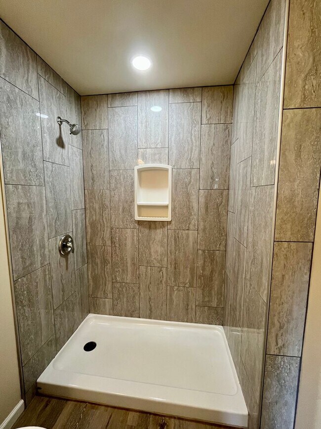 Building Photo - 2 Bedroom | 2 Bathroom | Apartment