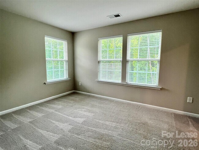Building Photo - 601 Deep River Wy