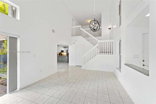 Building Photo - 1120 W Lake St