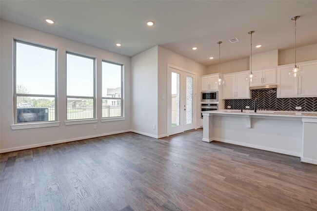 Building Photo - 6570 Scarlet Pond Ln