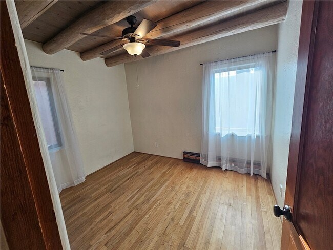 Building Photo - 1806 Hopi Rd