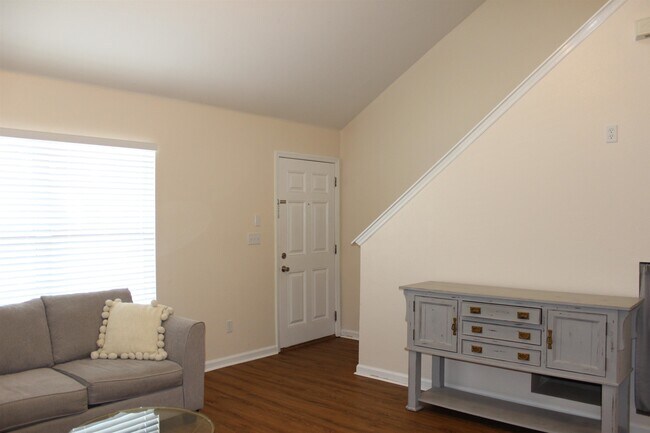 Building Photo - 4434 Gearhart Rd