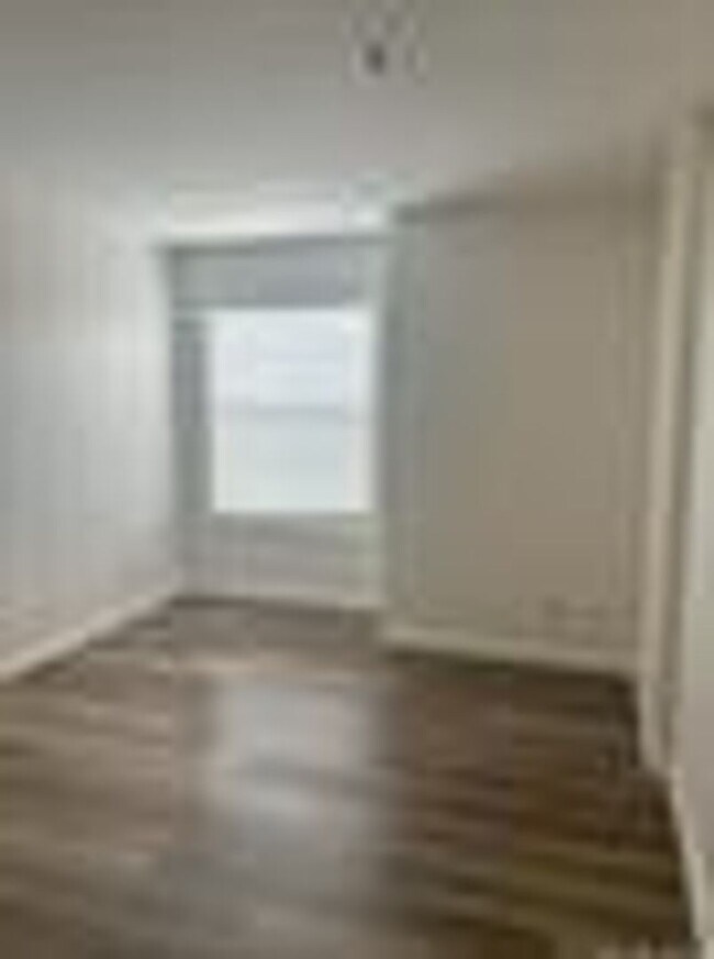 Building Photo - Ground Floor Condo in the heart of Hillcrest