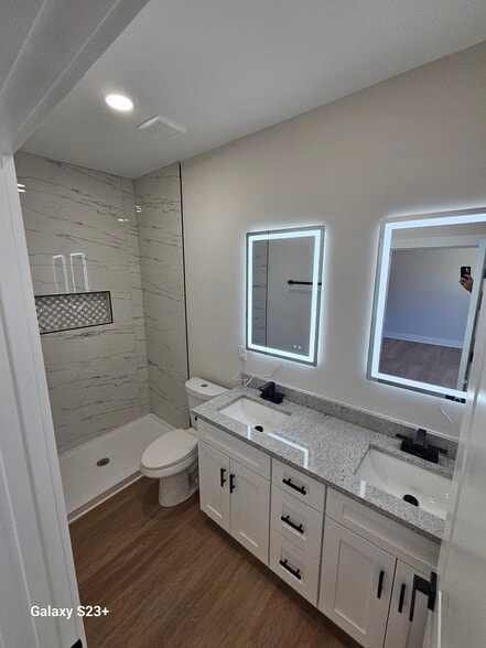 Building Photo - 704 Torwood Dr