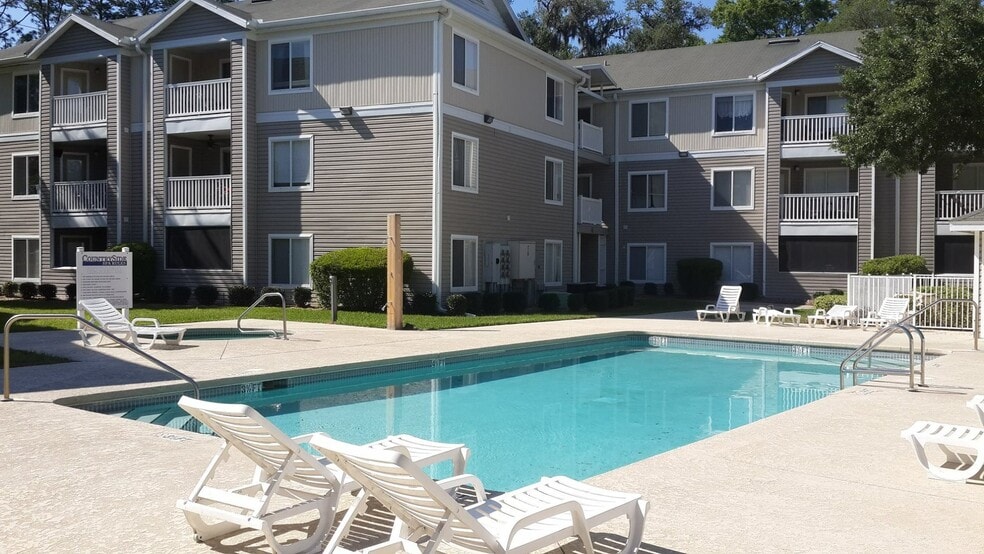 Pool area - 4000 SW 23rd