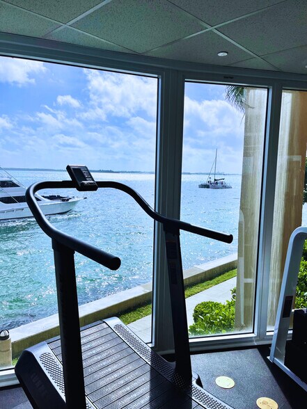 Building Photo - 770 Claughton Island Dr