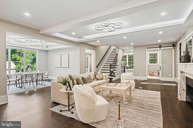 Building Photo - 9615 Locust Hill Dr