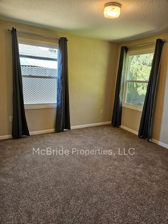 Building Photo - 260 N Knights Bridge Rd