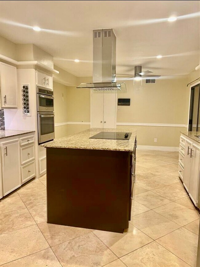 Building Photo - 6726 Saffron Hills Dr