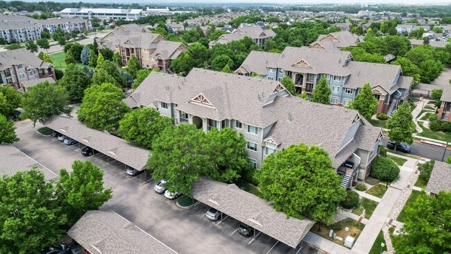 Building Photo - Remodeled 2 BR/2 BA Unit near Edora Park/Epic and Spring Creek Trail