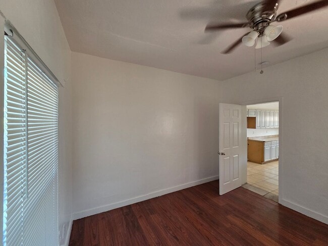 Building Photo - Phoenix 3 Bed/2 Bath