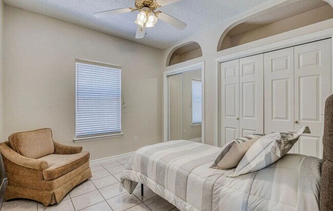 Building Photo - Short Term leases optionn4 Bedrooms 3 baths( near by Sunland Park Dr & Mesa St)