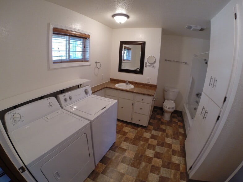 Building Photo - 2109 Central Ave